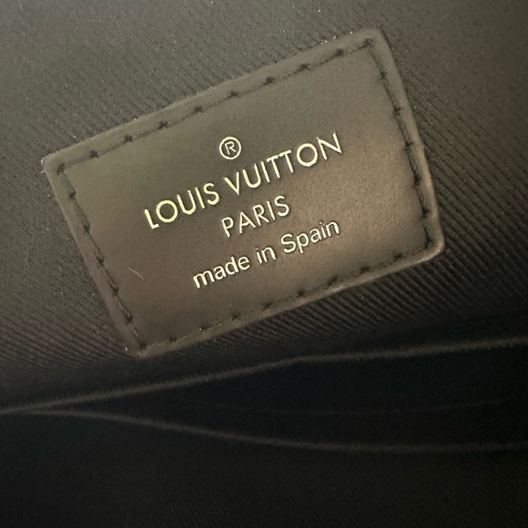 LOUIS VUITTON Damier Graffit Mick PM NM Black / grey (AUTHENTIC) - Picture 3 of 9